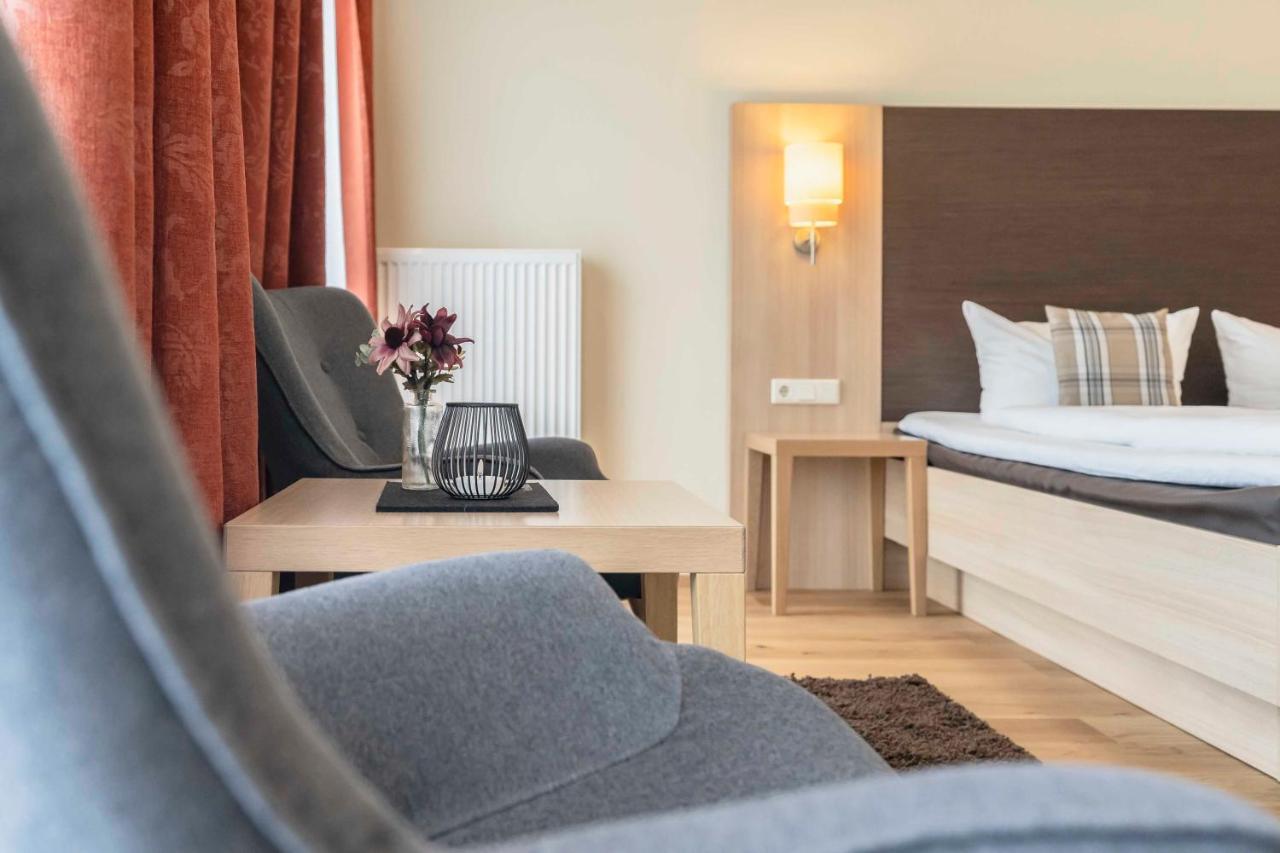 Hotel Dirsch Wellness & Spa Resort Emsing Екстериор снимка