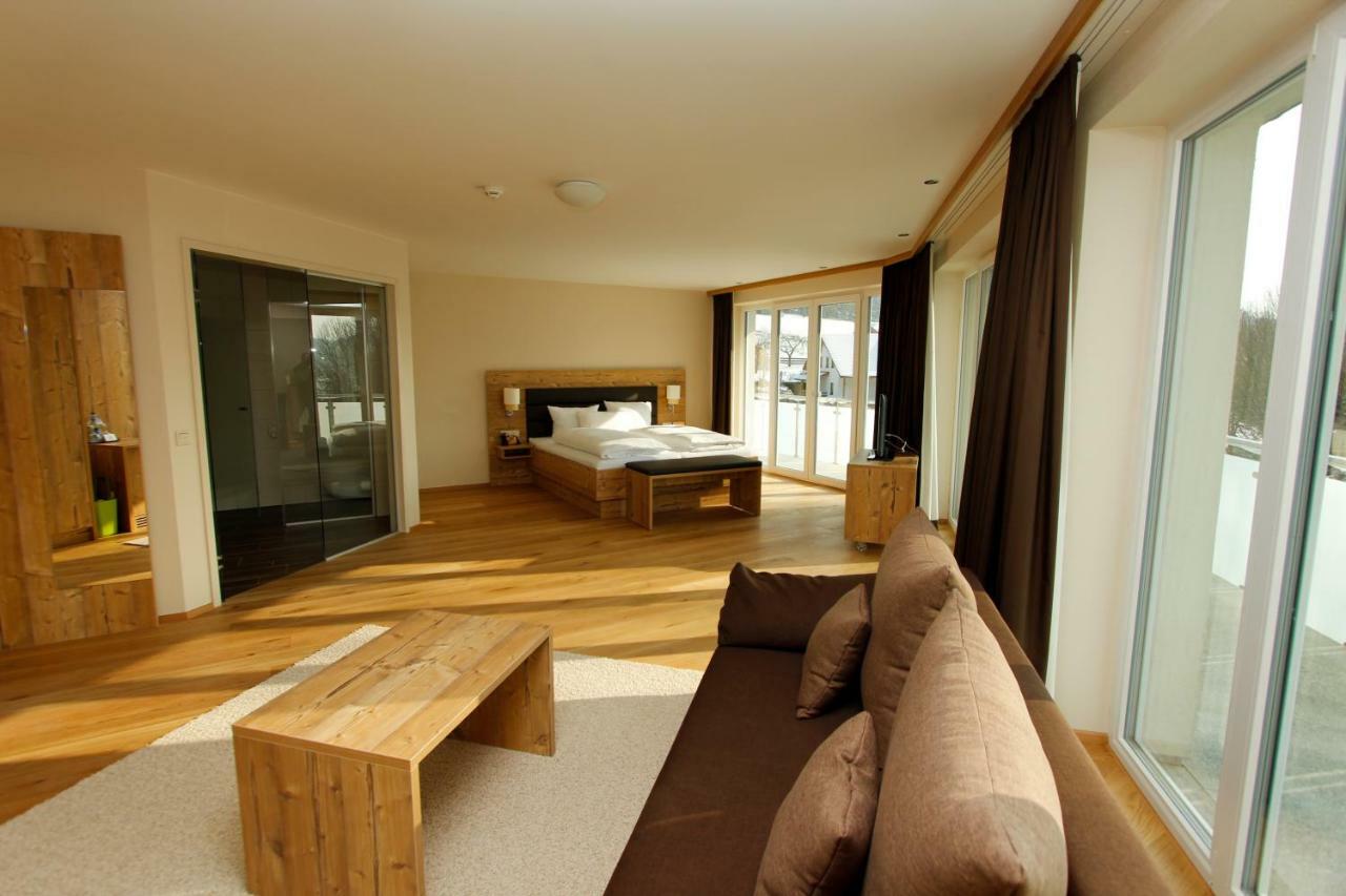 Hotel Dirsch Wellness & Spa Resort Emsing Екстериор снимка