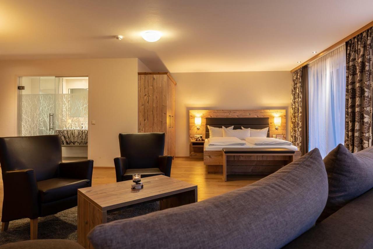 Hotel Dirsch Wellness & Spa Resort Emsing Екстериор снимка