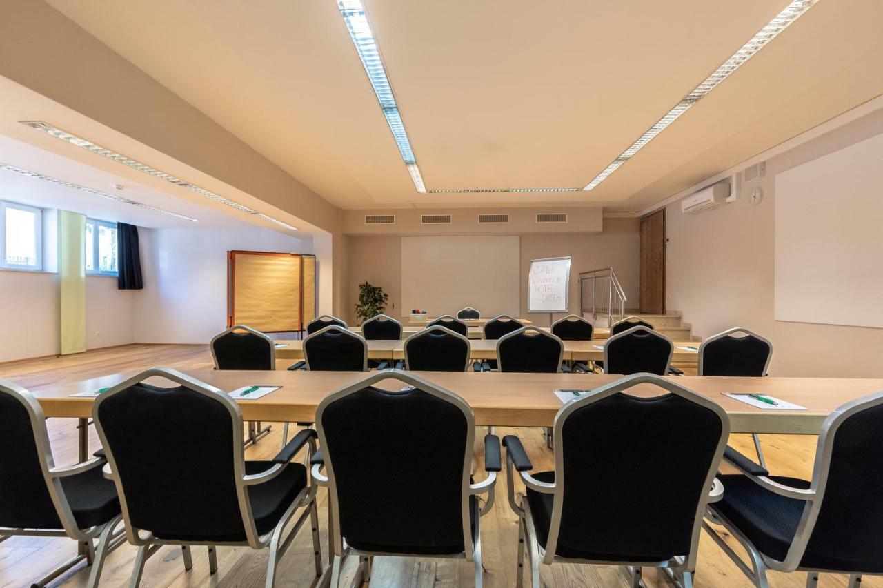 Hotel Dirsch Wellness & Spa Resort Emsing Екстериор снимка